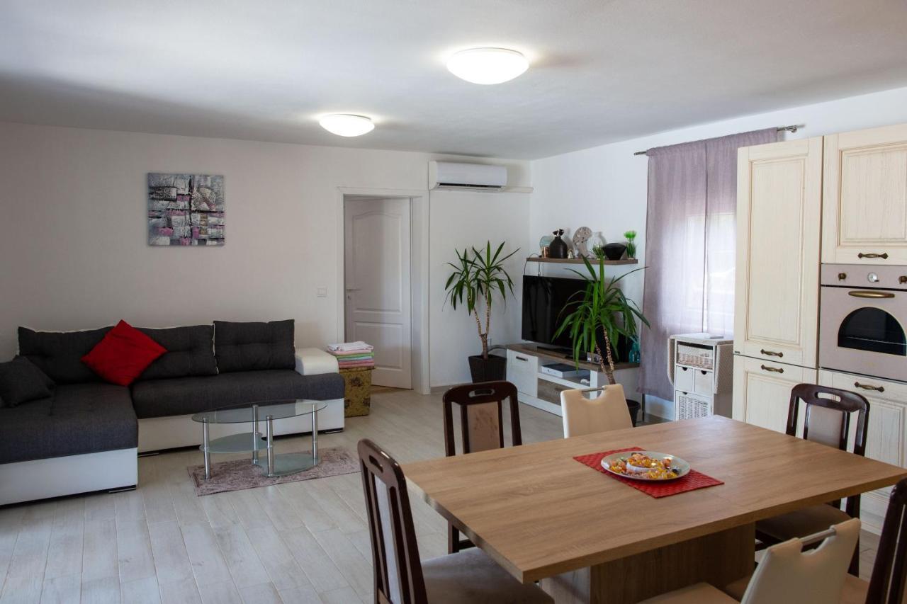 Holiday Home Petrovic Medulin Exterior photo