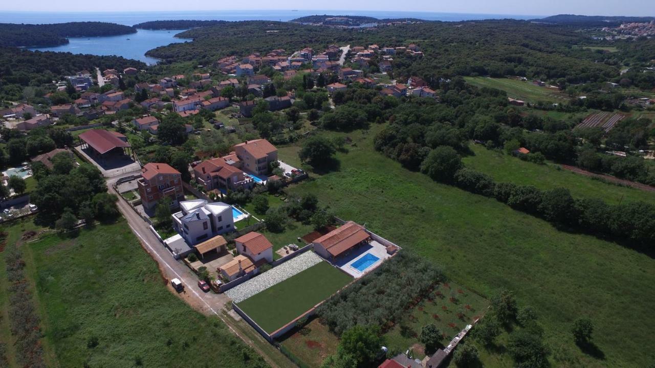Holiday Home Petrovic Medulin Exterior photo